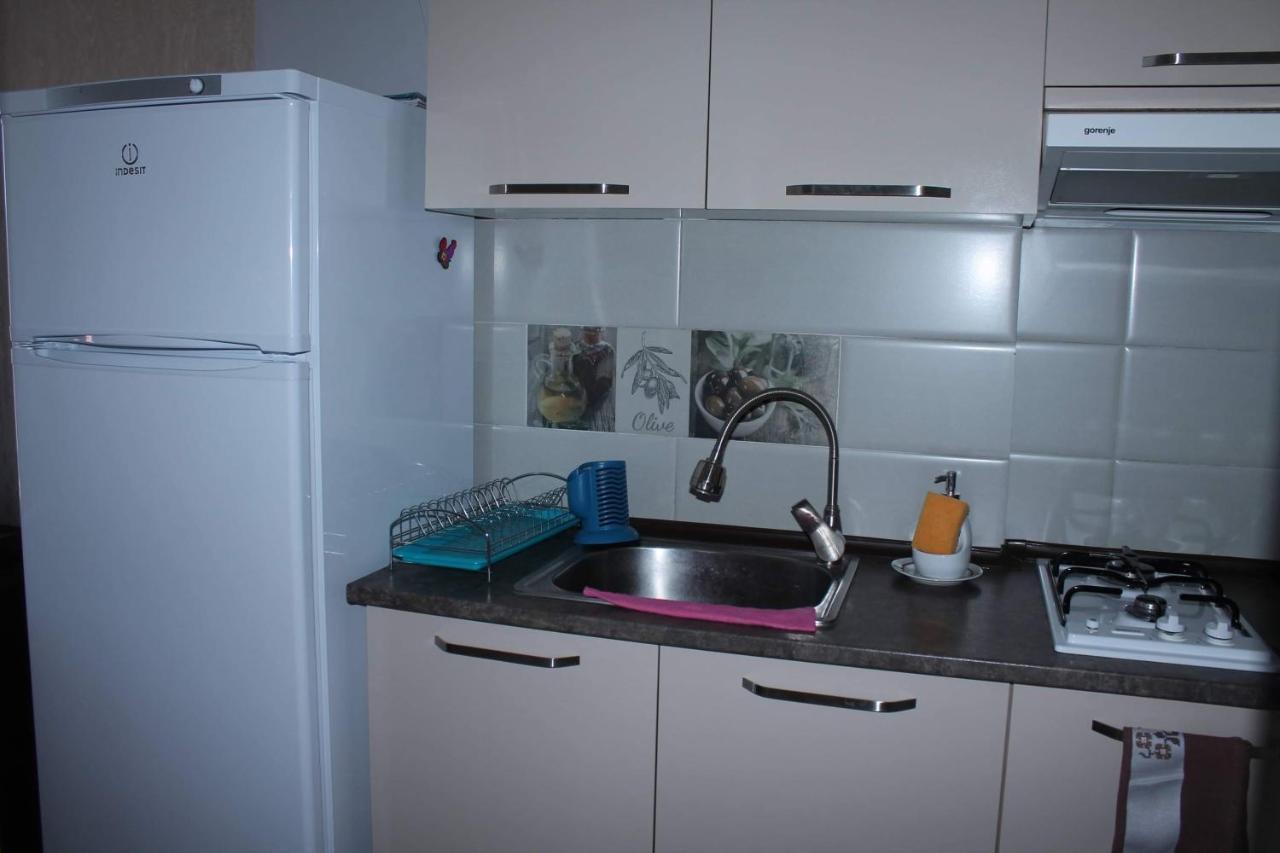 Berapartment With Mountain View Batumi Bagian luar foto