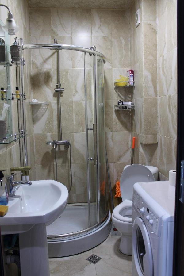 Berapartment With Mountain View Batumi Bagian luar foto
