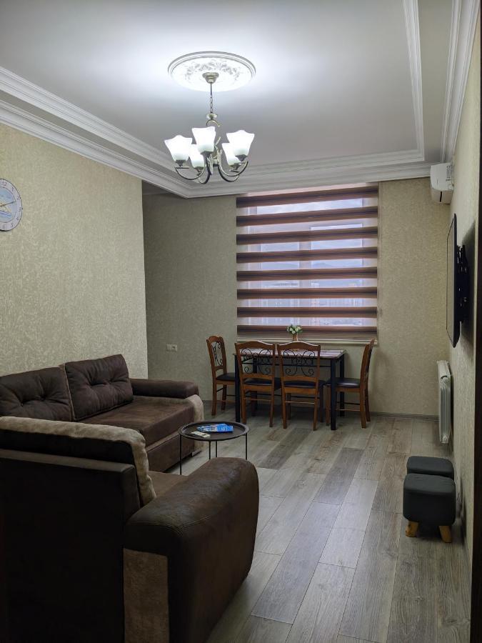 Berapartment With Mountain View Batumi Bagian luar foto