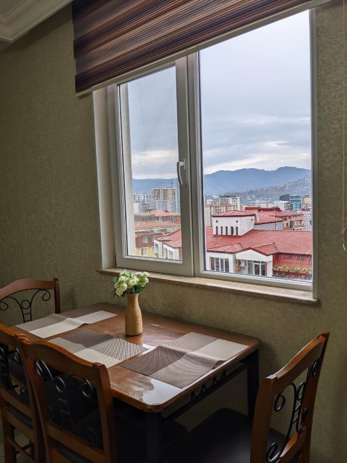Berapartment With Mountain View Batumi Bagian luar foto