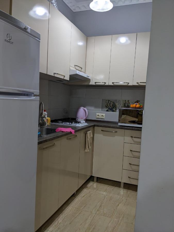 Berapartment With Mountain View Batumi Bagian luar foto