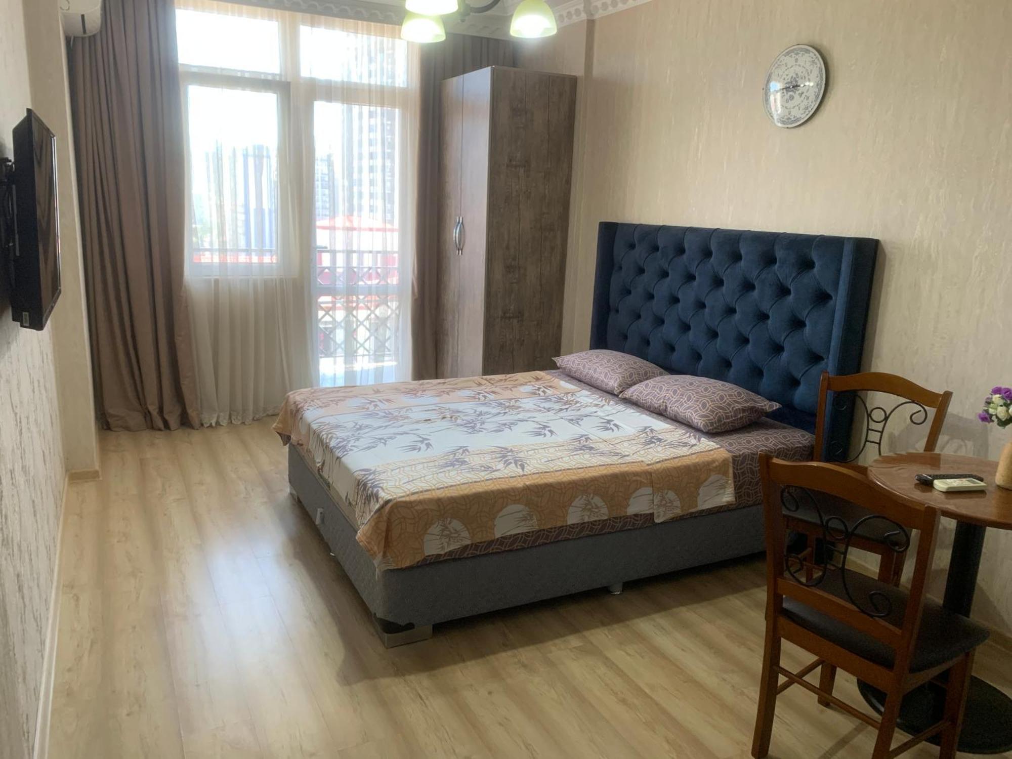 Berapartment With Mountain View Batumi Bagian luar foto