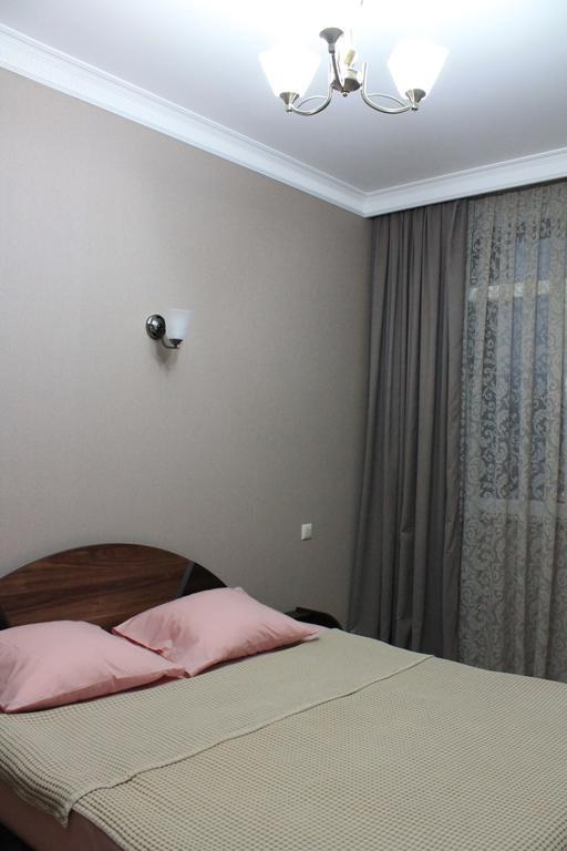 Berapartment With Mountain View Batumi Bagian luar foto